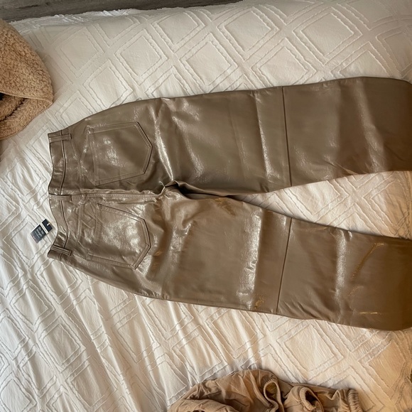 Abercrombie & Fitch Vegan Leather Curve Love 90’s Straight Leg Pants - Picture 4 of 6